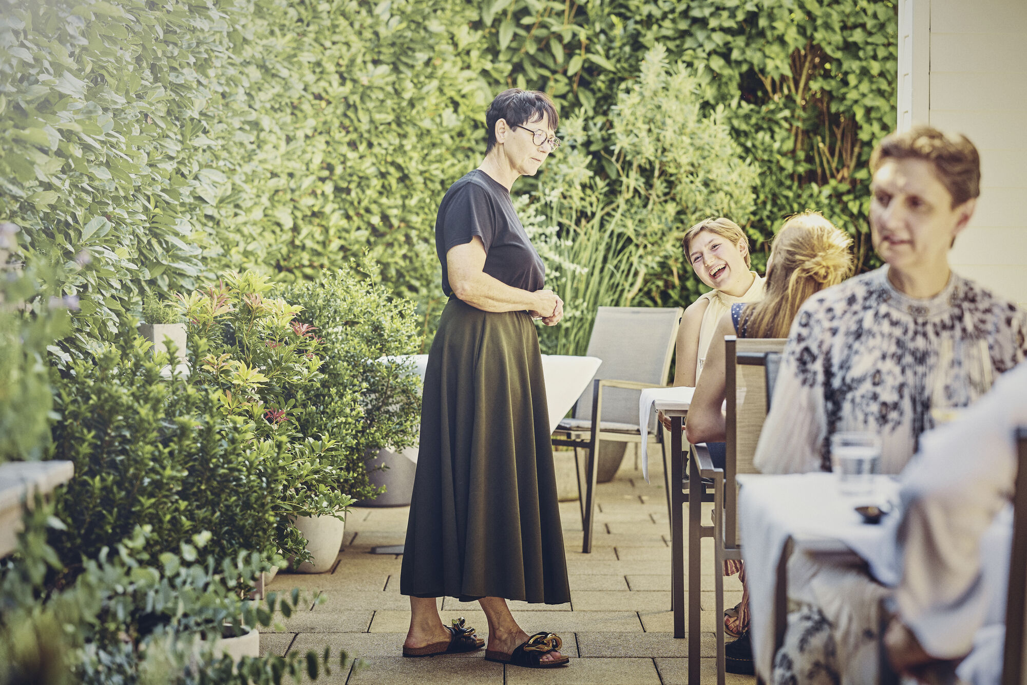 Melanie auf der Terrasse